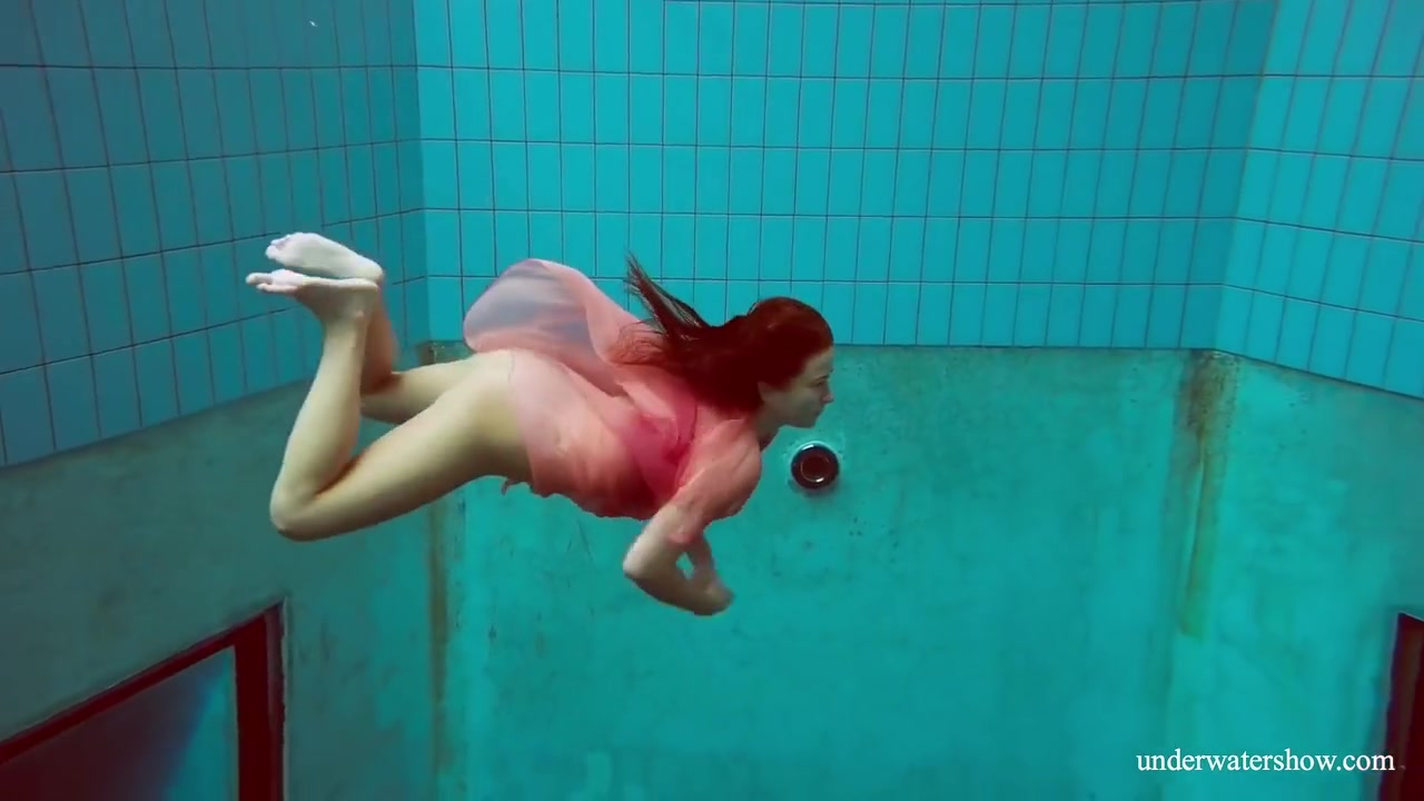 Polish Hot Shaped Deniska Swimming Nude