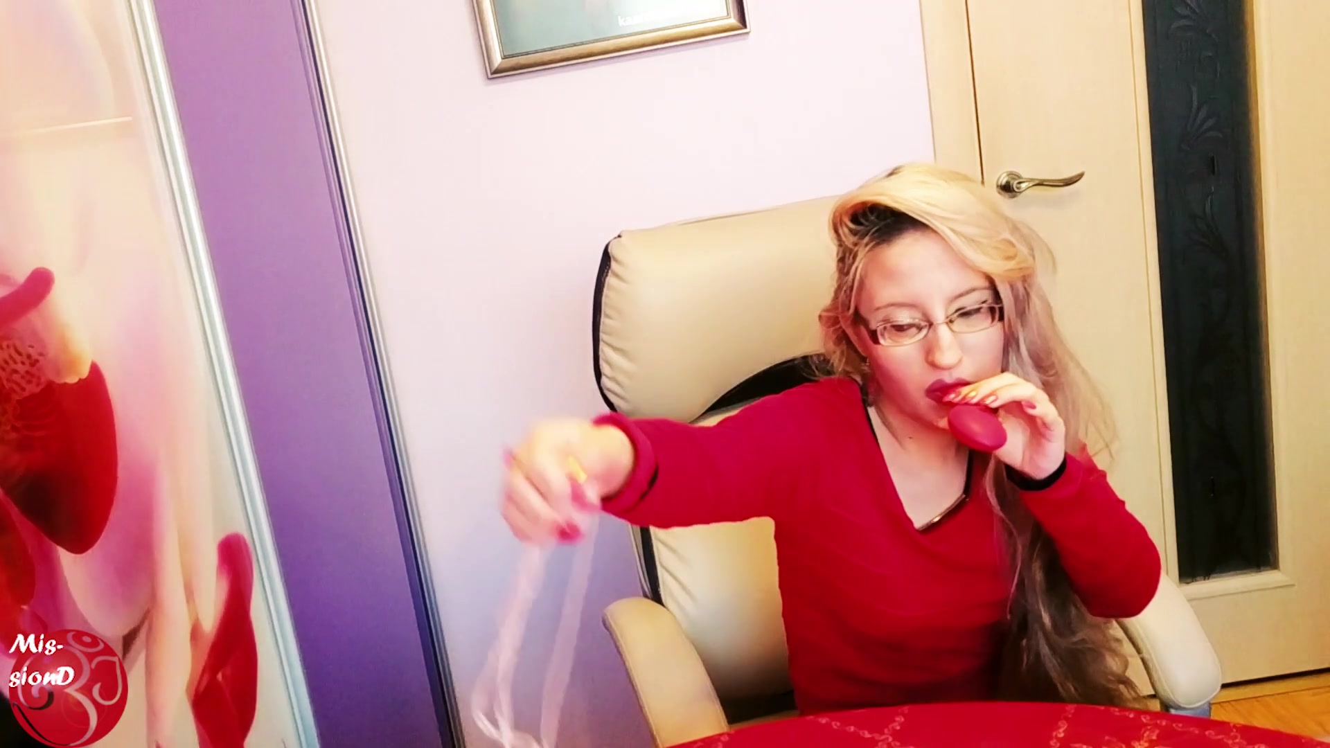 Red Balloon Foot Play - Sex Movies Featuring Findom Goaldigger