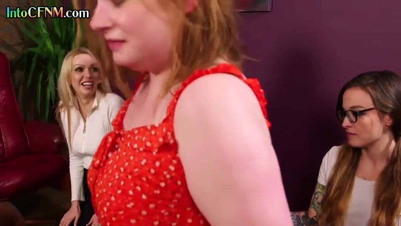CFNM brit amateurs giving head to lucky guy
