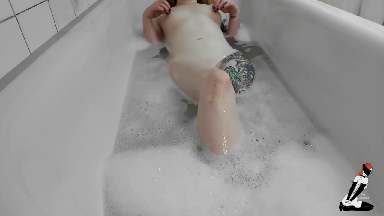 Sensual Bathtub Masturbation - Real Redhead Taking Care Of Herself