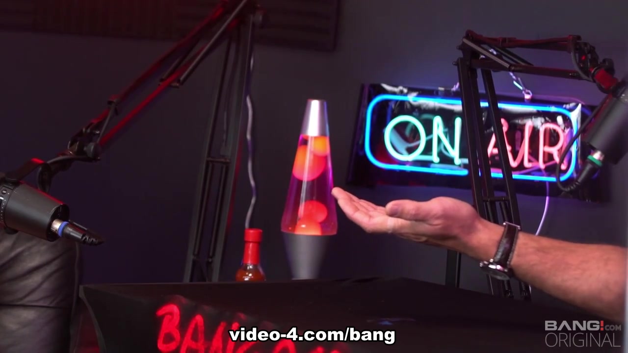 Liz jordan gets gagged on the b! podcast - BANG