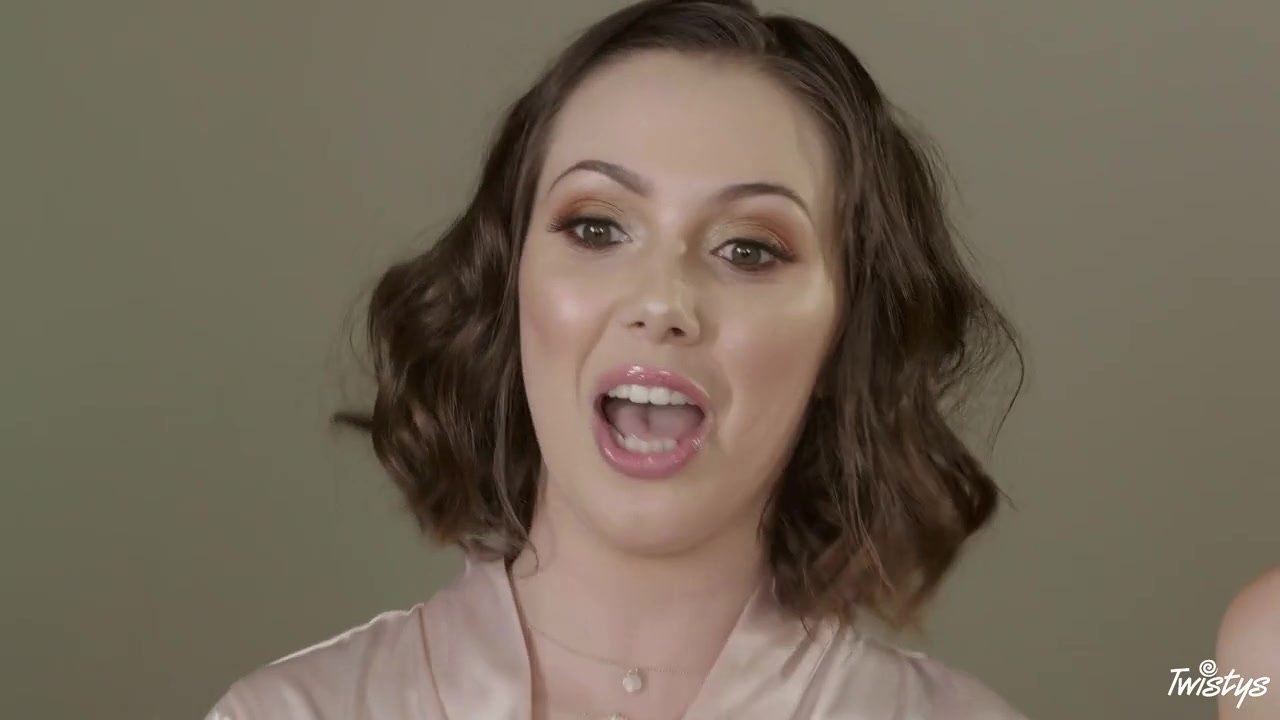 Luna Lain & Marley Brinx in Flirty Feet - TwistysNetwork
