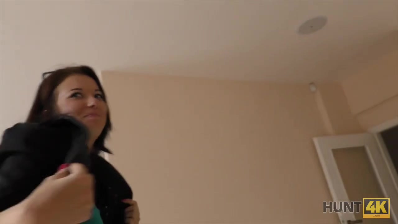 HUNT4K. Denisse comes to Prague to have fun but not for boring museums