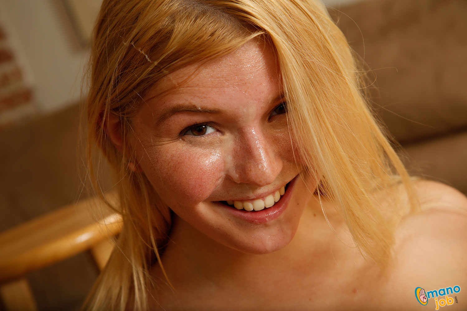 Melissa May in Hands n' More! - ManoJob