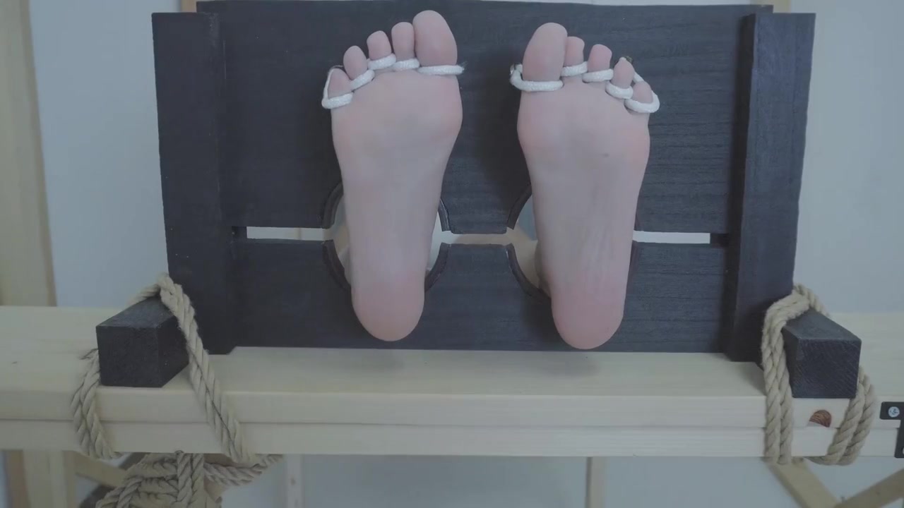 Chinese Feet Tied And Tickle