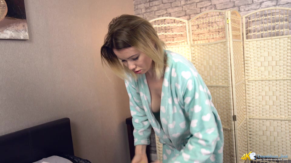 Hannah Z in Cleavage Deal - DownblouseJerk