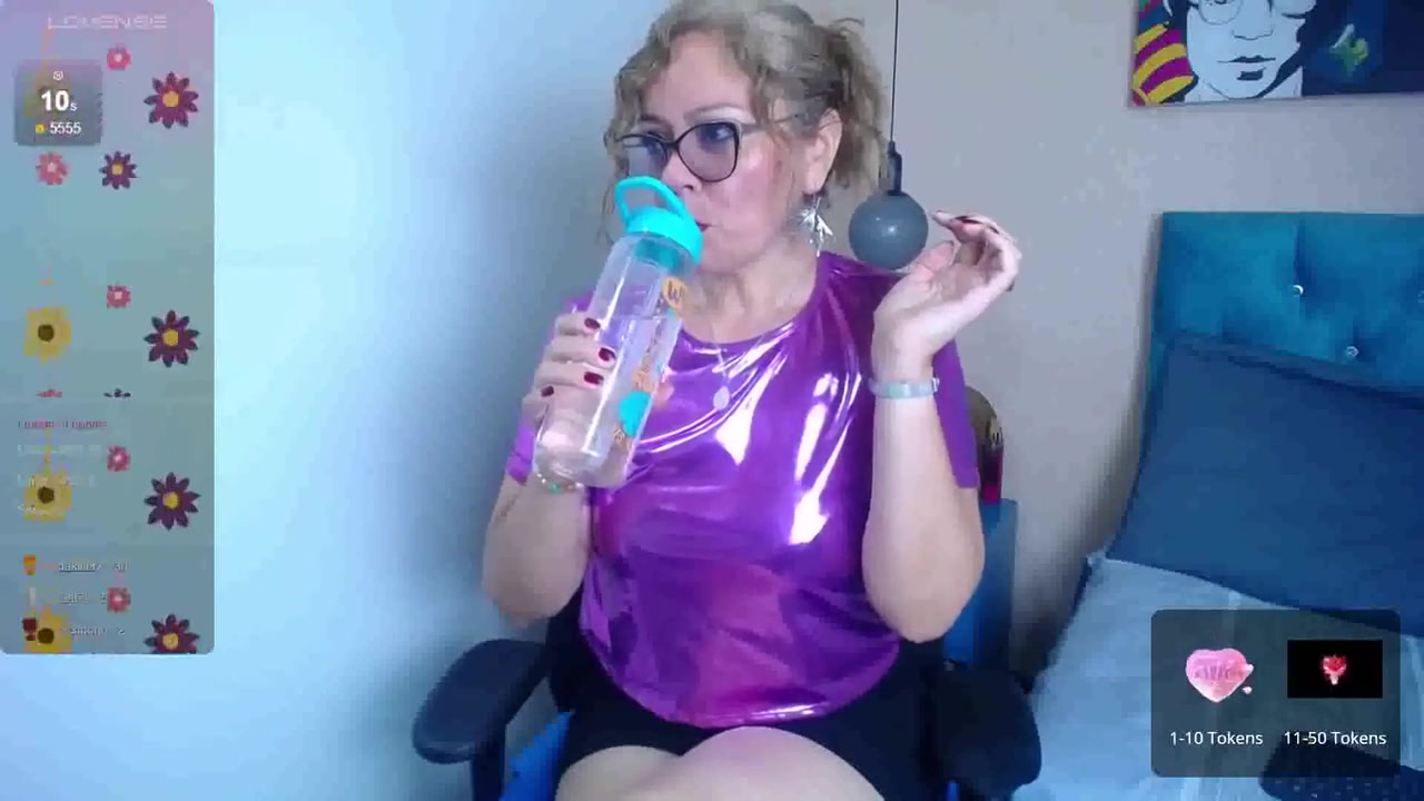 Big Ass Busty Hot Webcam Blonde Mature Show