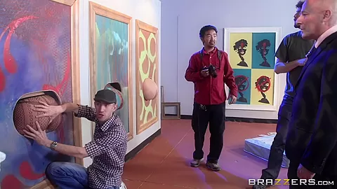 Brazzers Exxtra: Modern Museum of Fine Ass. Julie Cash, Richelle Ryan, Danny D