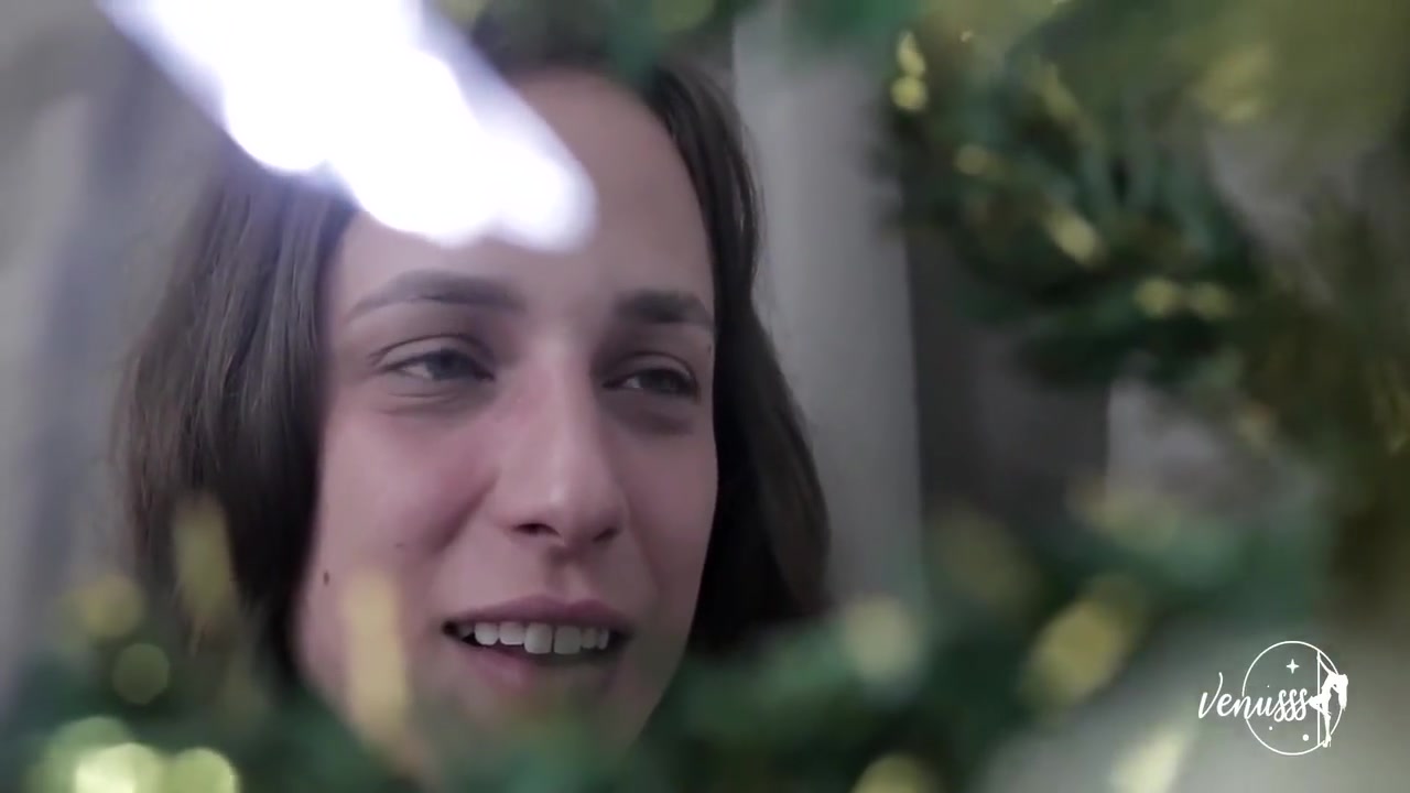 Eu Fico Com Tesao Enfeitando A Arvore De Natal, Me Masturbo E Lambo Meus Proprios Pezinhos! Trailer 6 Min