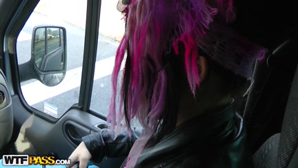 Babe in pink fishnets fucking in the car