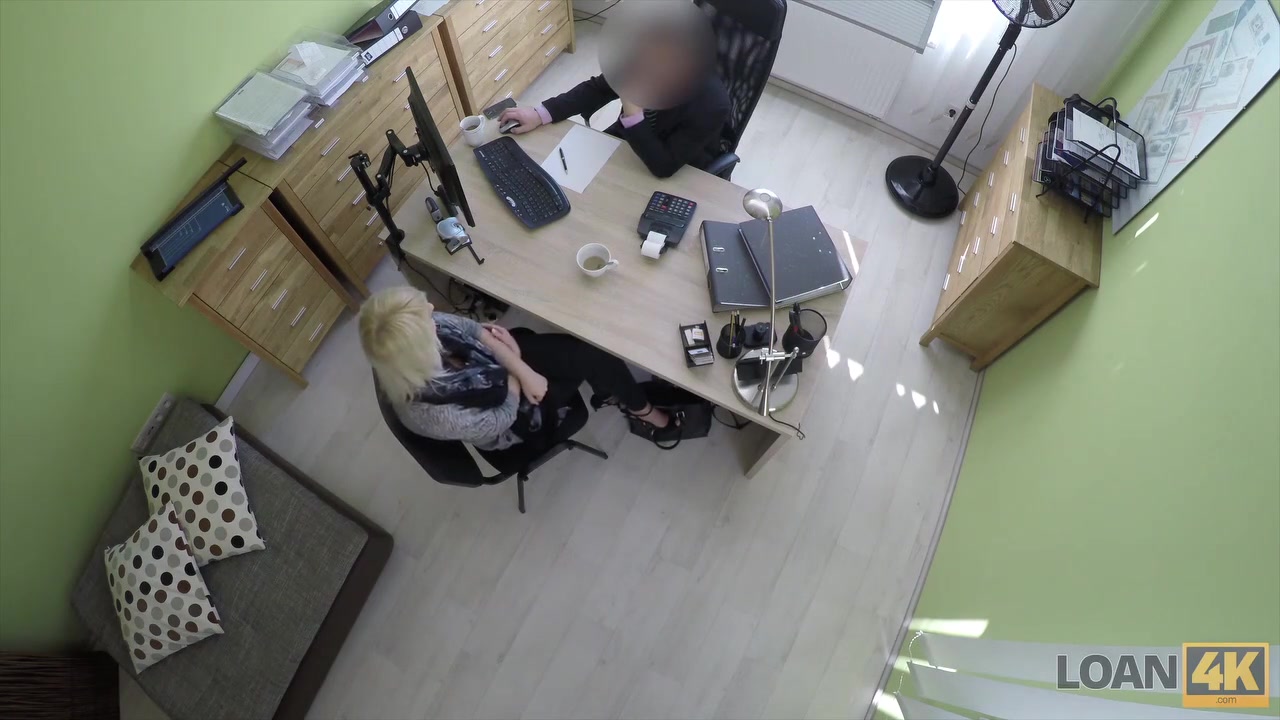 LOAN4K. Tricky agent promisses to keep in secret his sex with hottie