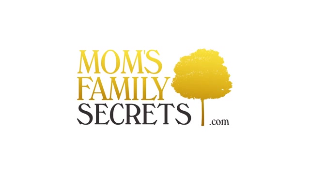 Stepmom Gets Caught - S4:E1 - Momlover