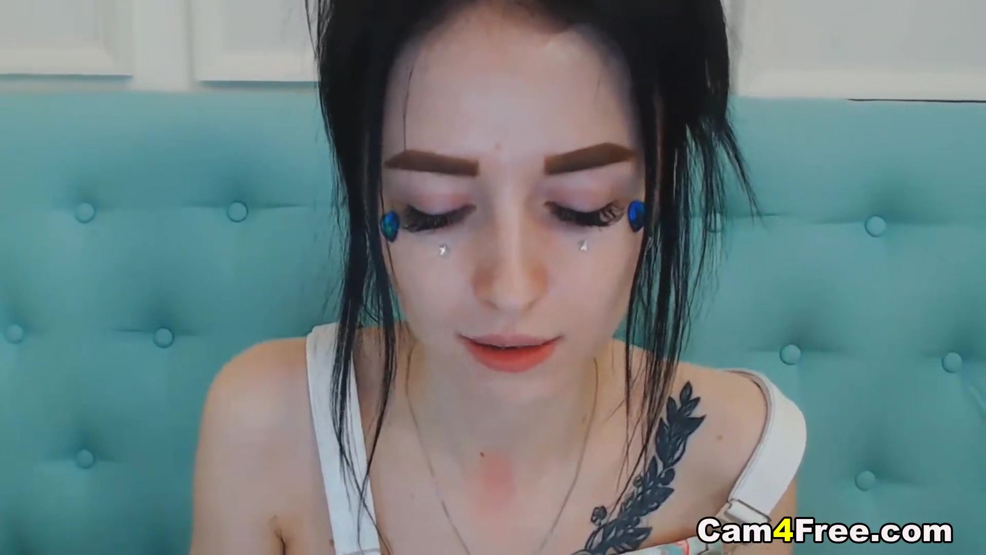 Cute Brunette Makes Her Pussy Wet