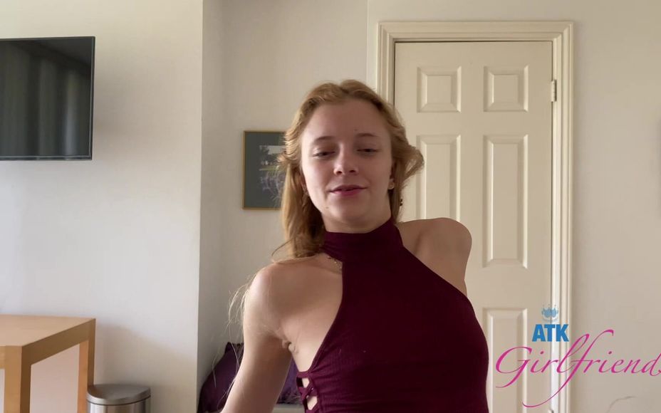 Virtual Date - Riley Decides To Play With Your Cock
