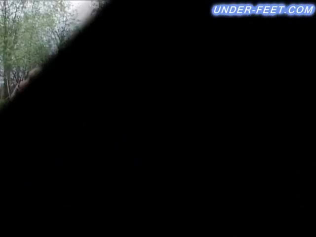 Under-Feet Video: Irina & Amanda
