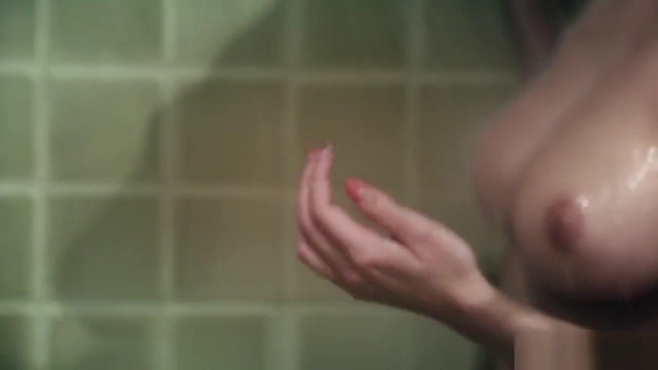 Pussyfucked stepsister enjoys taboo action