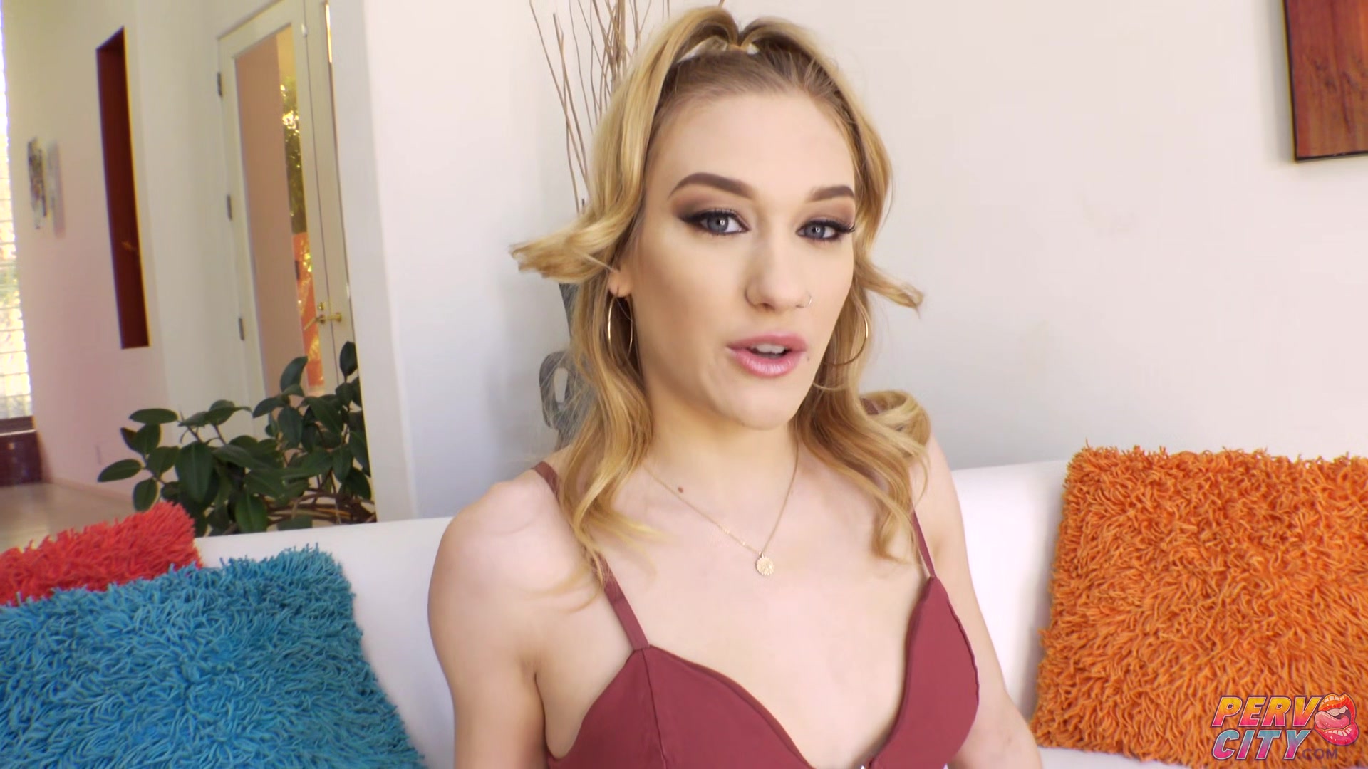 Kasey Miller Orgasms With Vibrator