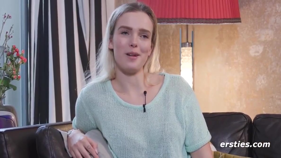 Die Blonde Sandy S Macht Es Sich Selbst Mit Einem G-punkt-dildo