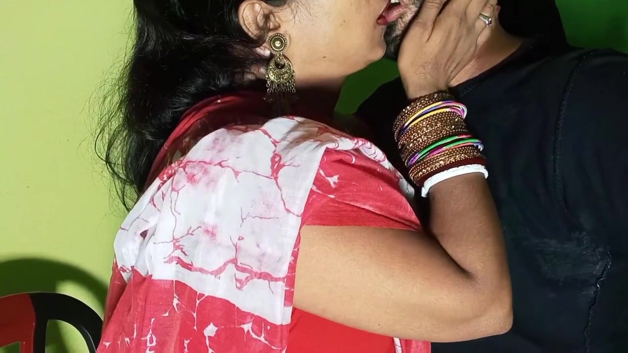 Indian Wife Cheats on Husband With Market Boy xlx