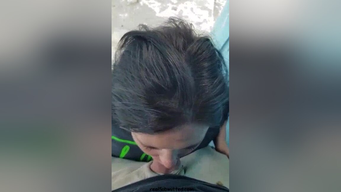 Wife Gives Nice Outdoor Blowjob - JizzPix