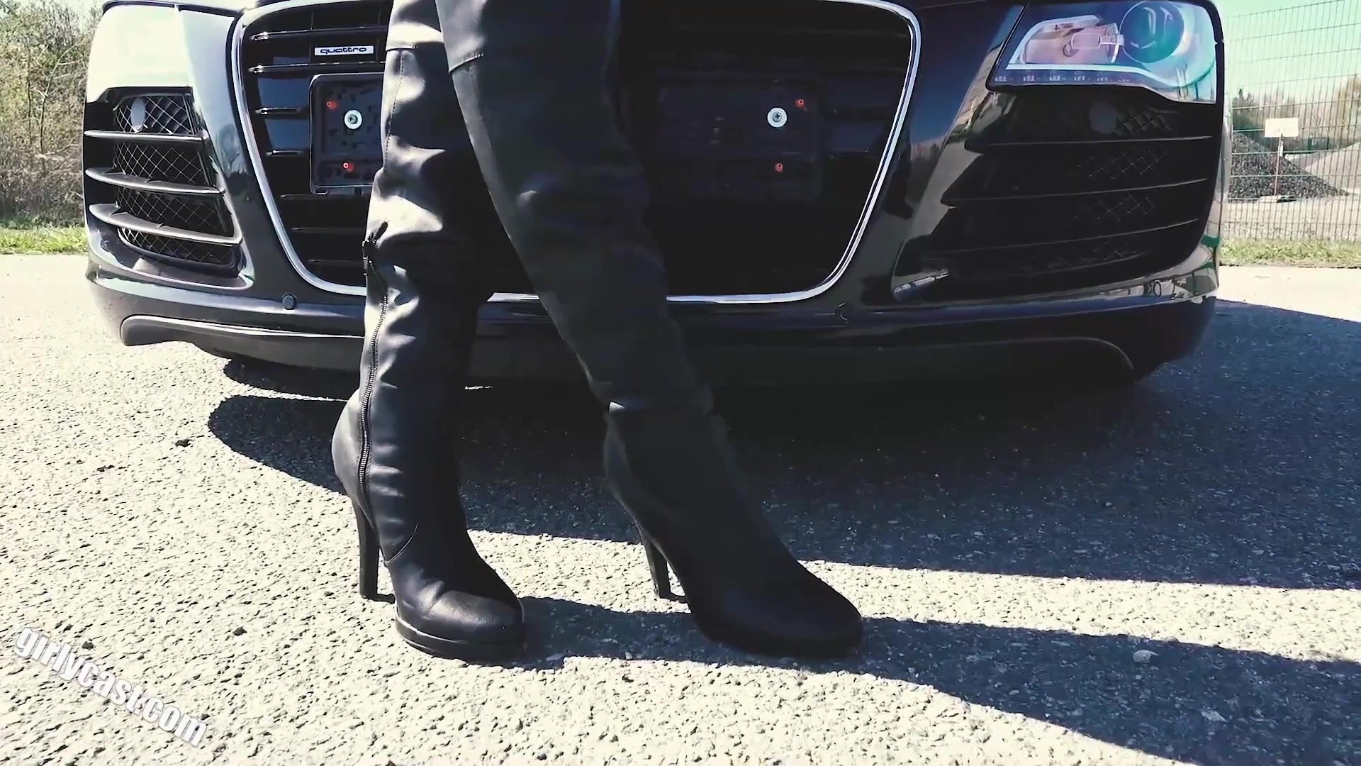Audi R8 Test Drive And Outdoor Porn