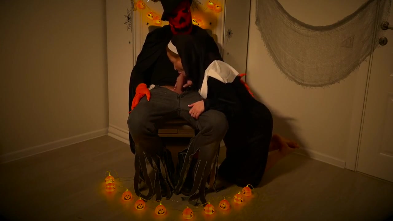 Pleasuring The Pumpkin King By Blowjob 12 Min