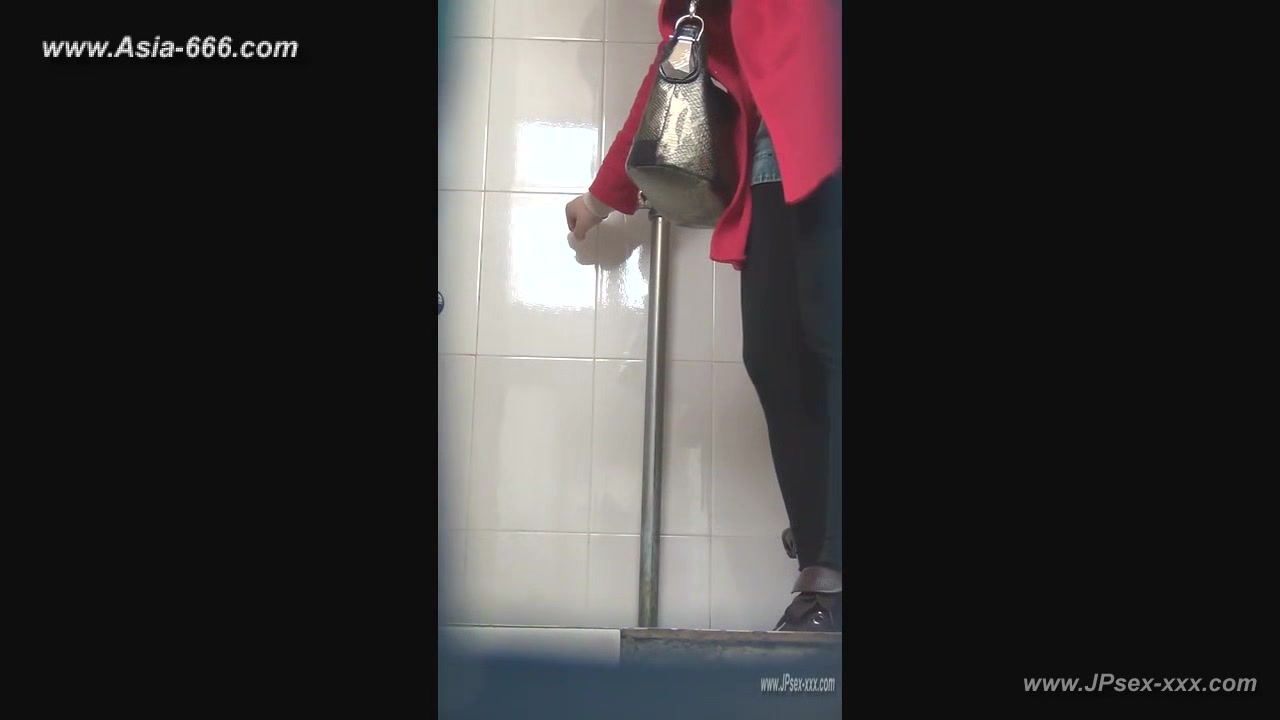 chinese girls go to toilet.149