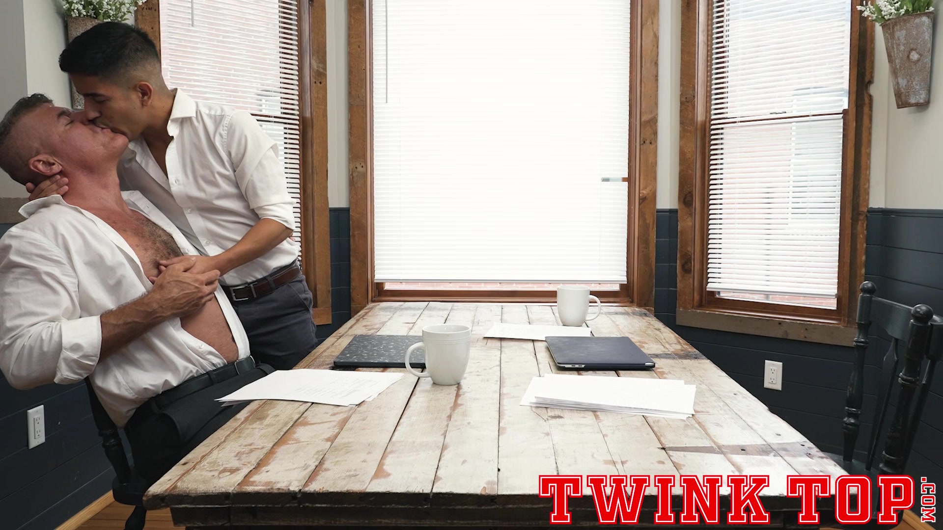 TwinkTop Milo Miles Fucks and Breeds Dillon Stone
