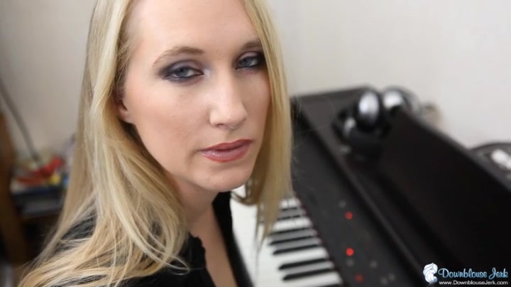 Toni Lou in Musical Tease - DownblouseJerk