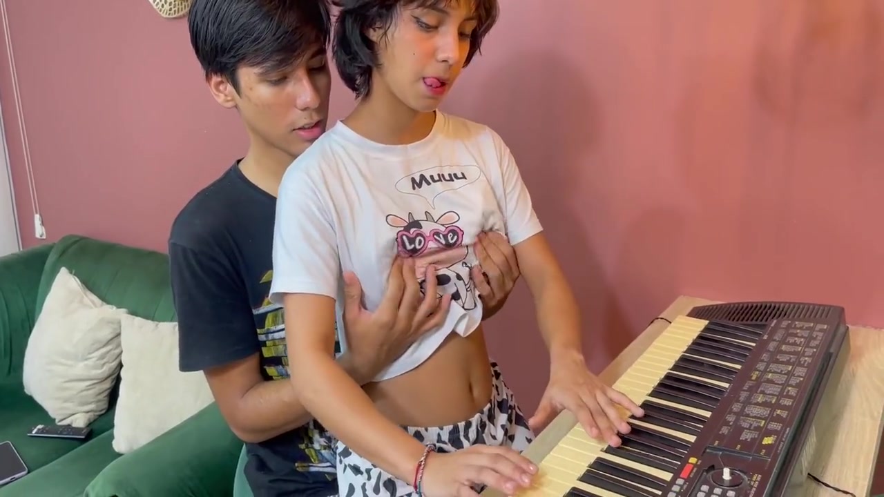 I Help My Little Stepsister With Her Music Lessons And End Up Her Hard Until She Came To Me