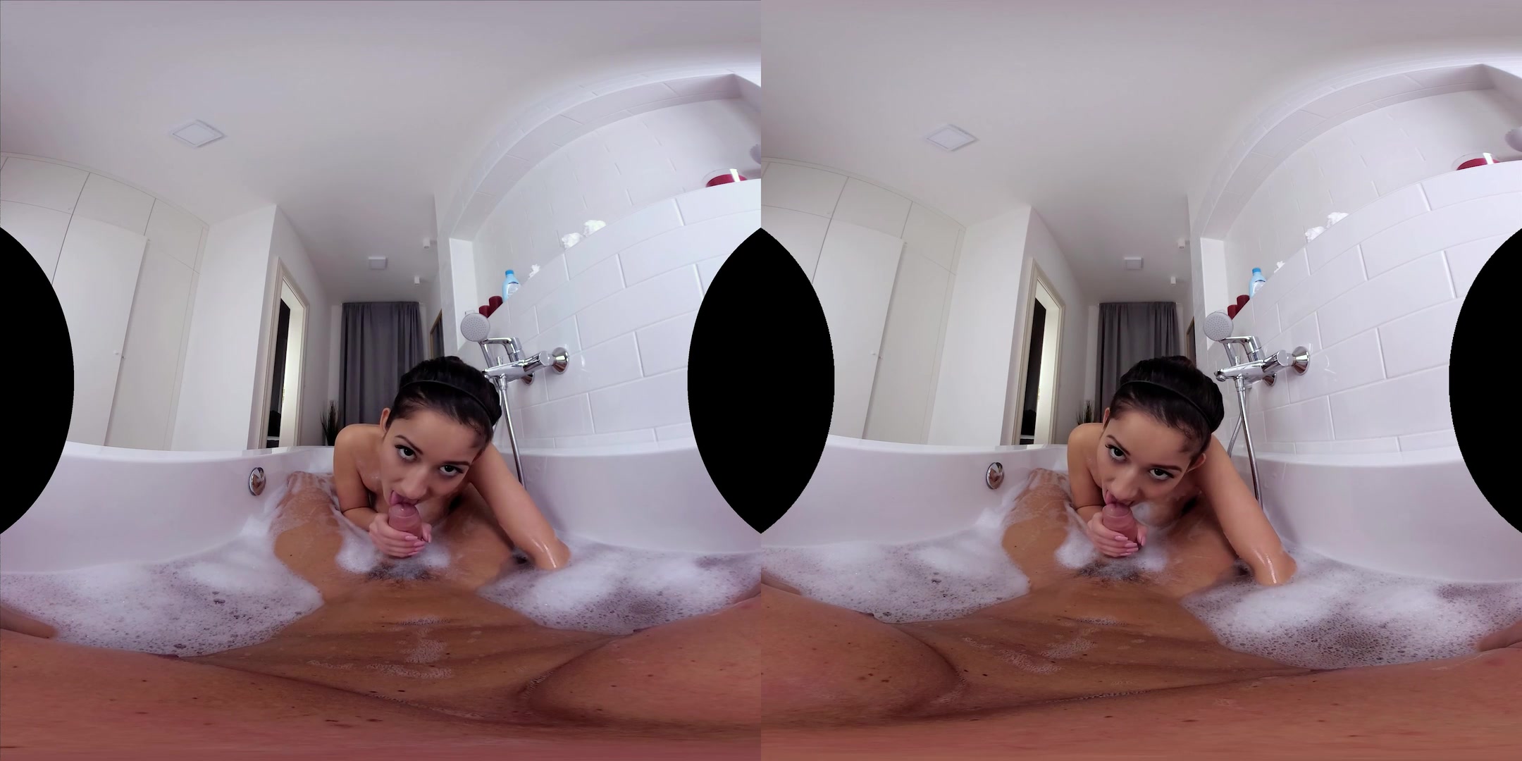 CzechVR 182 Flexi Babe in Bubbly Fun!