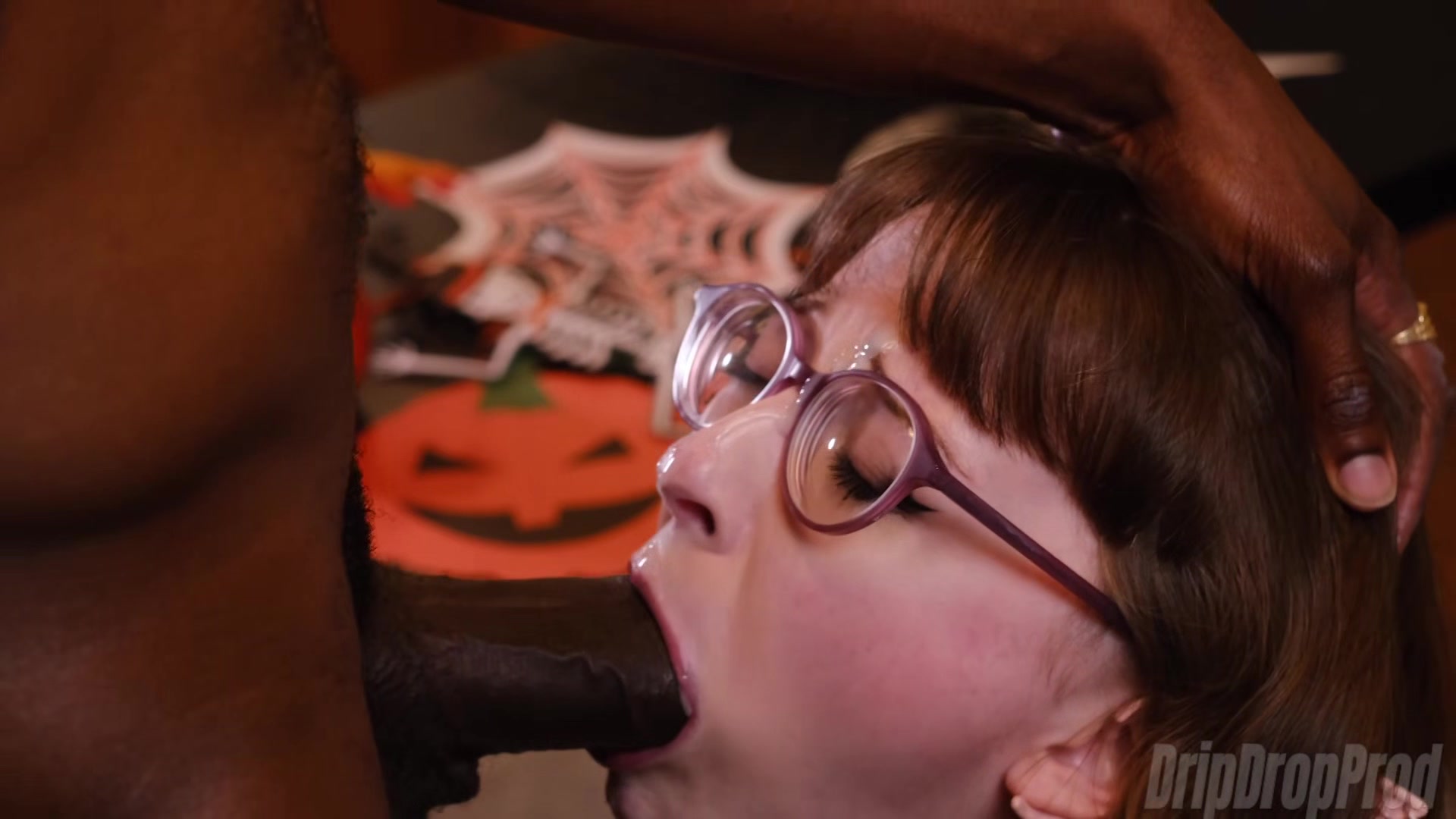 Mymindbreaks Gets Glazed On Halloween - Dripdrop Productions