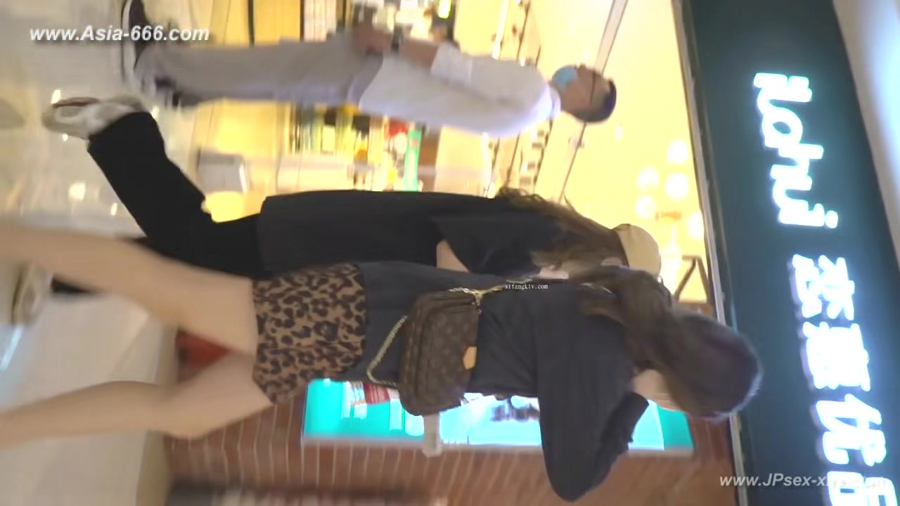 peeping chinese amateur upskirt.123