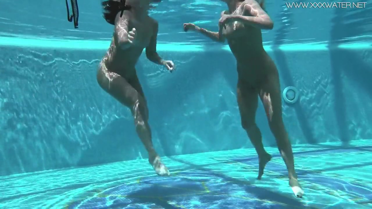 Jessica Lincoln And Lindsey Cruz - Pretty Hot Hotties Cruz And Jessica Swim Naked Together