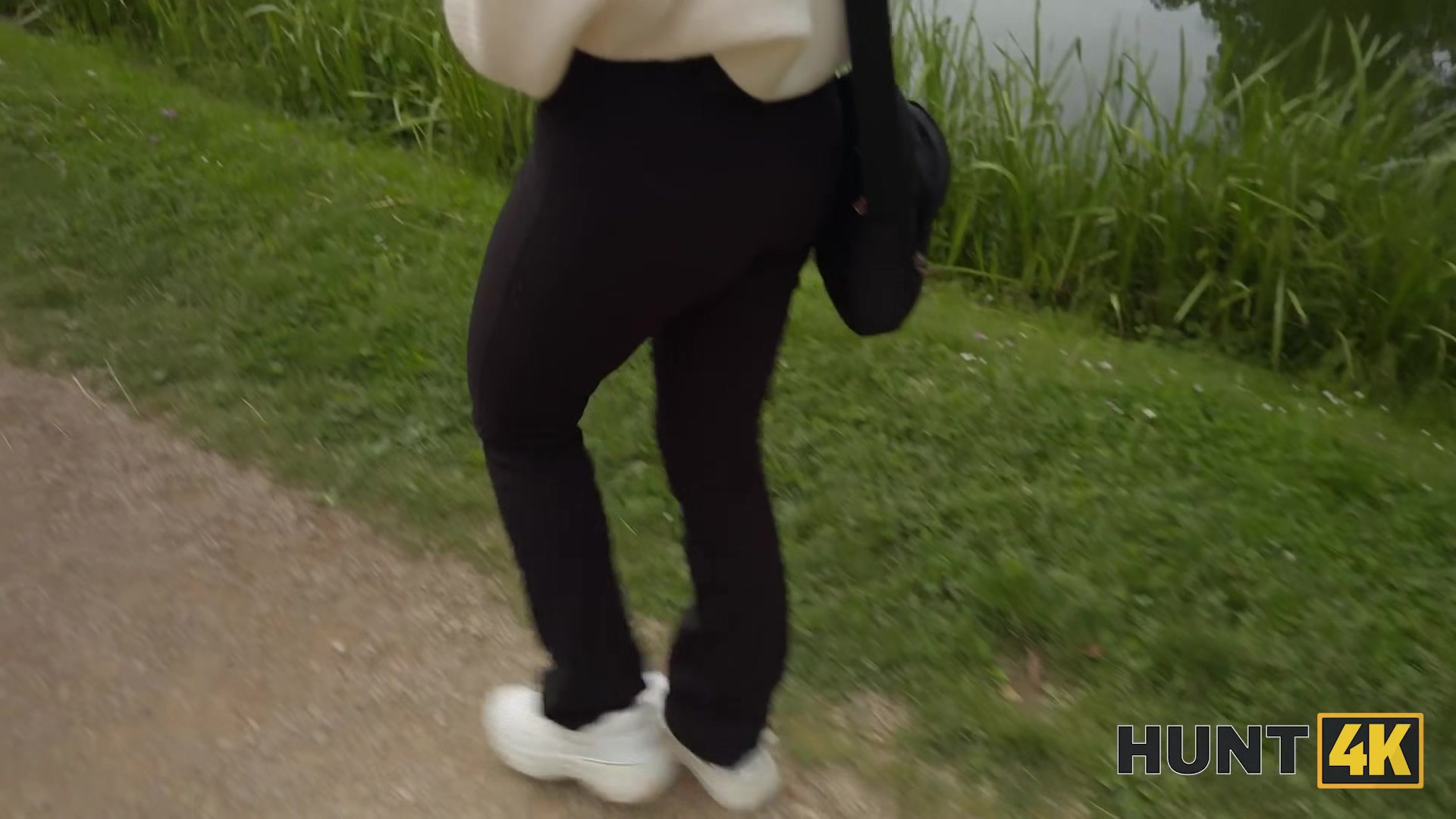 HUNT4K. Sexy blonde Daruma Rai quit her photographing job in sake of Hunter’s huge cock