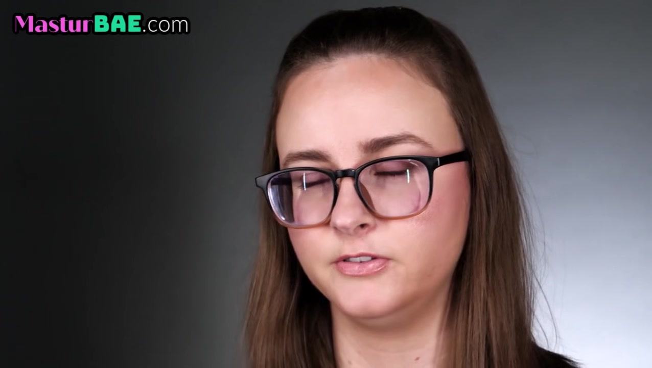Real amateur masturbates with sextoys