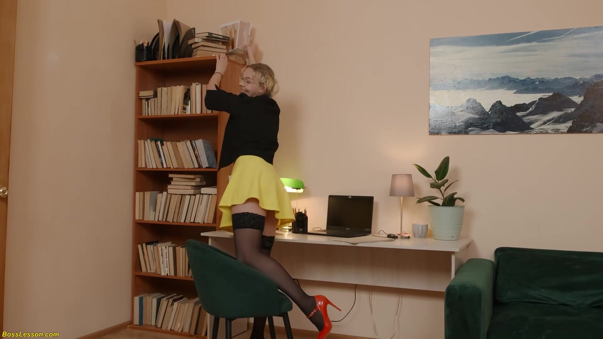 Secret Fantasy Of The Secretary Becomes Reality