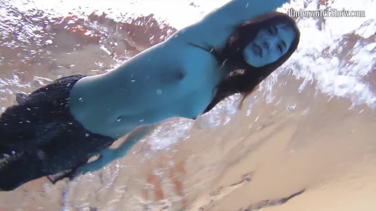 Alone In The Public Pool Completely Naked Babes From Russia