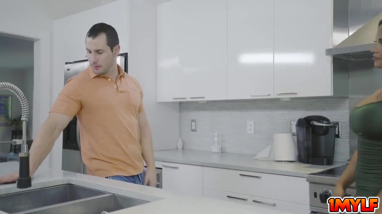 Enjoys Fucking This Hot Busty Realtor Rose - Duncan Saint