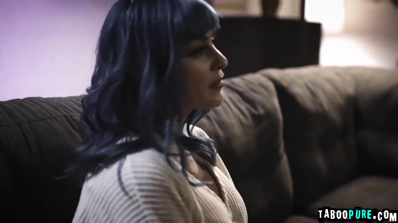 Jewelz Blu And Bella Bends - Lesbian 69 Position For And Milf