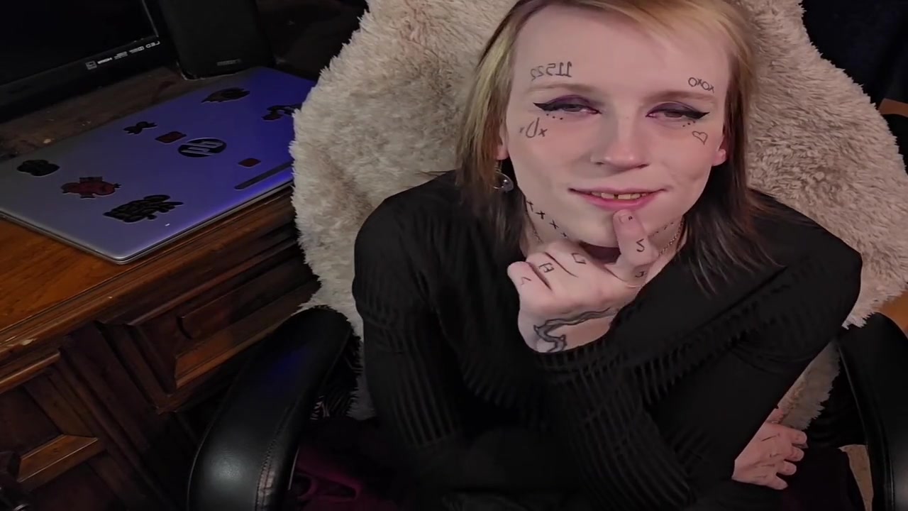 T-girl Needs Some Dick When She Gets Home