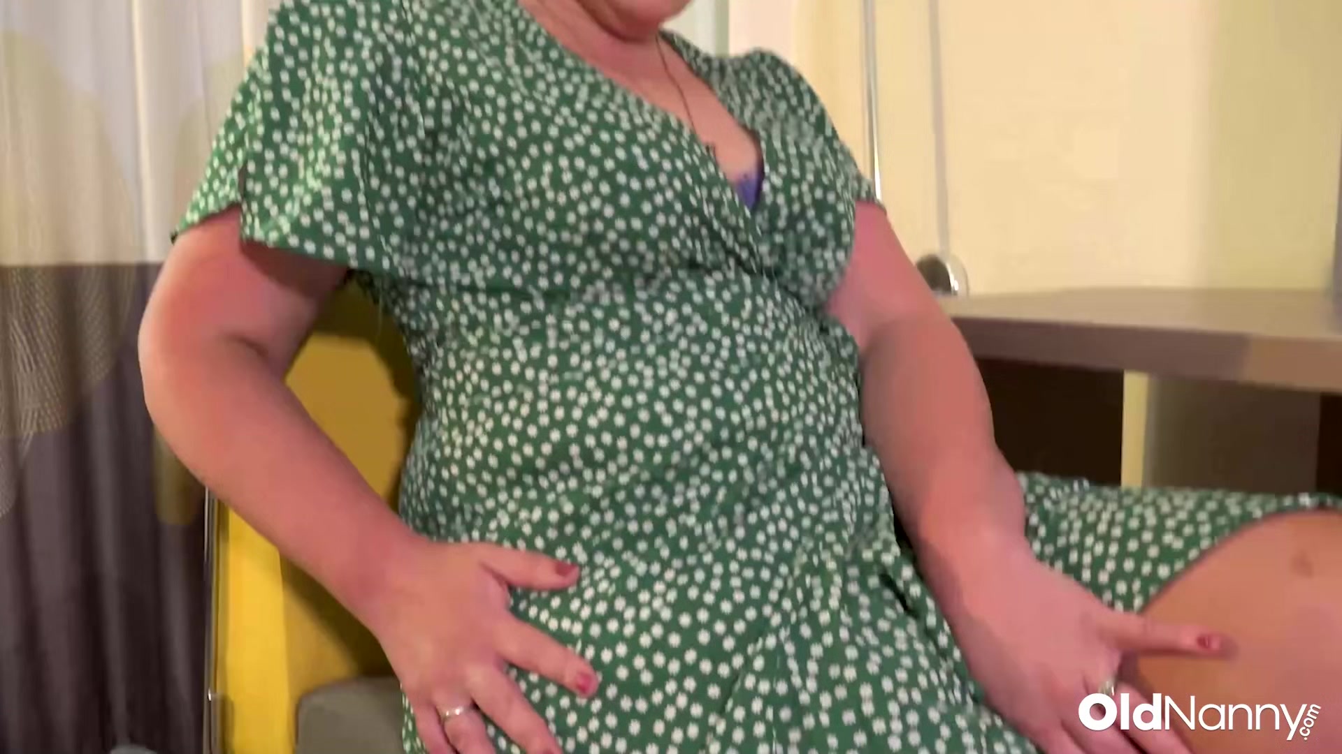 Busty Mature Candy Cummings Strips And Plays With Sex Toys