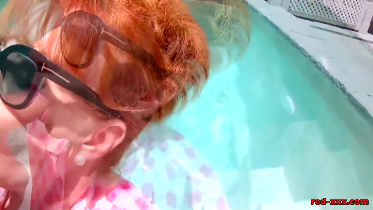 Masturbating And Sucking Cock While In The Pool