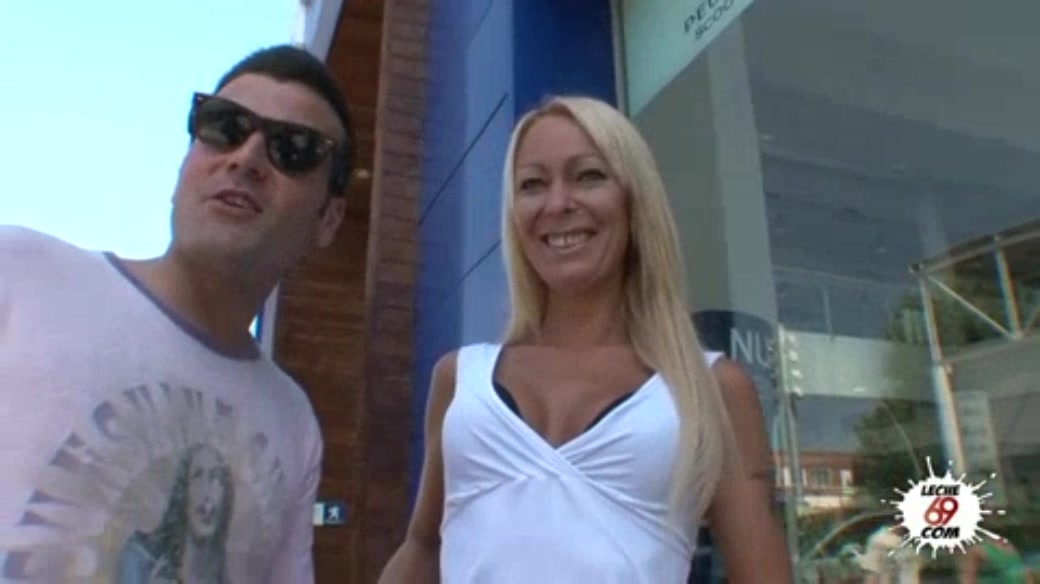 Tamara Dix in Public Milf Casting - Leche69