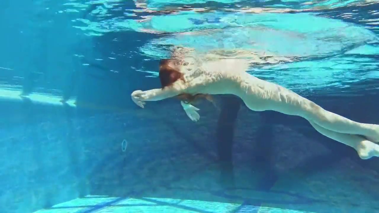 Nicole Pearl In The Most Milf In The World Swimming