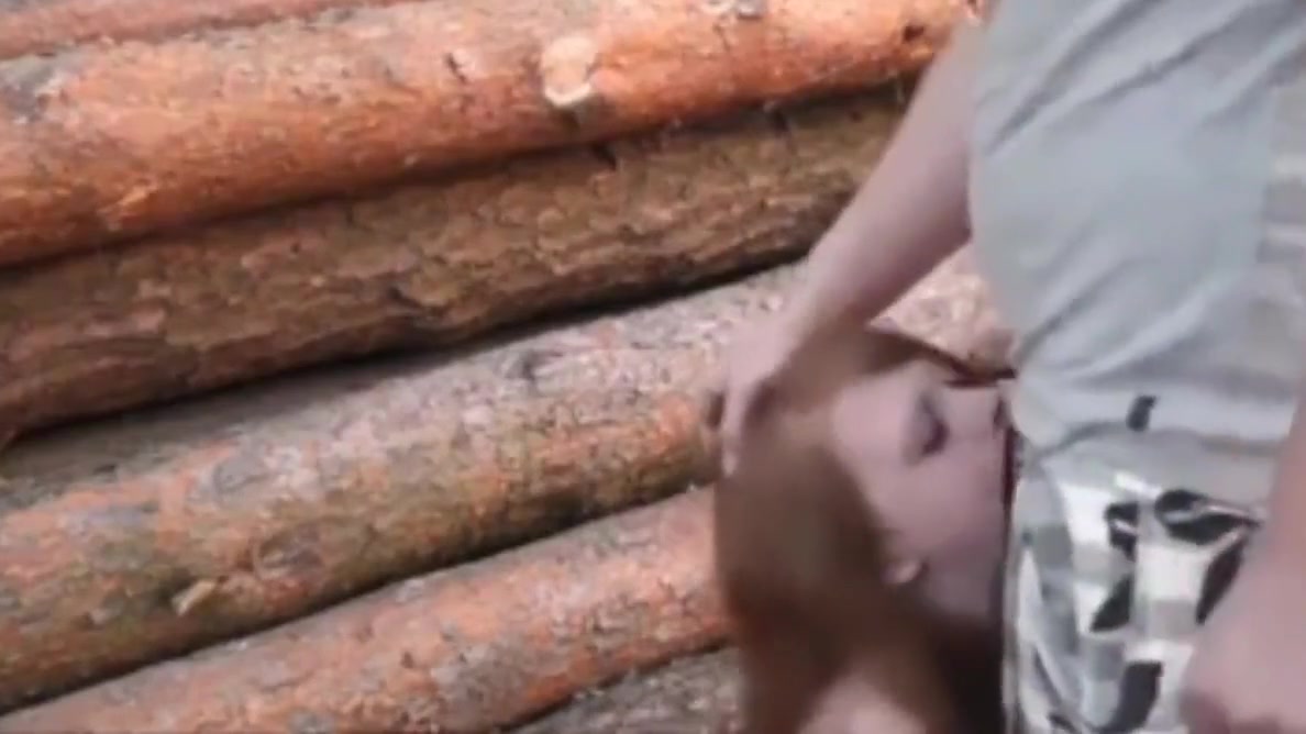 Horny Redhead Babe Gives Deepthroat Blowjob Outdoor
