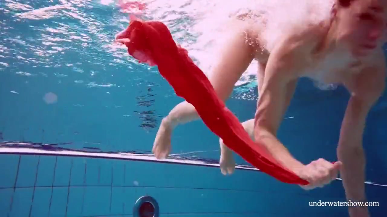 Sexy Naked Twat Avenna Swims Nude In The Pool