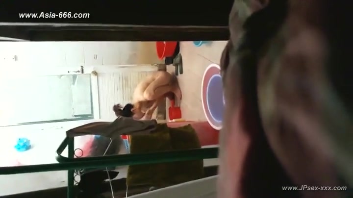 peeping chinese girls bath