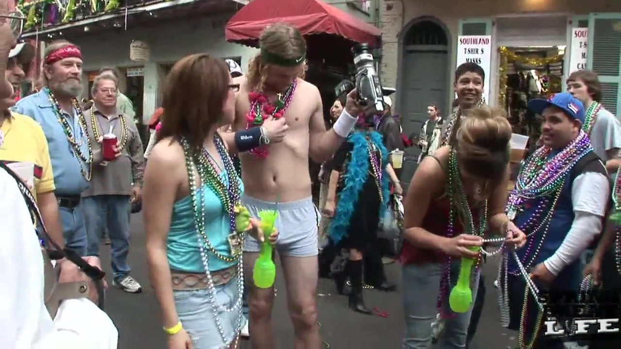 Afternoon at Mardi Gras - SpringbreakLife