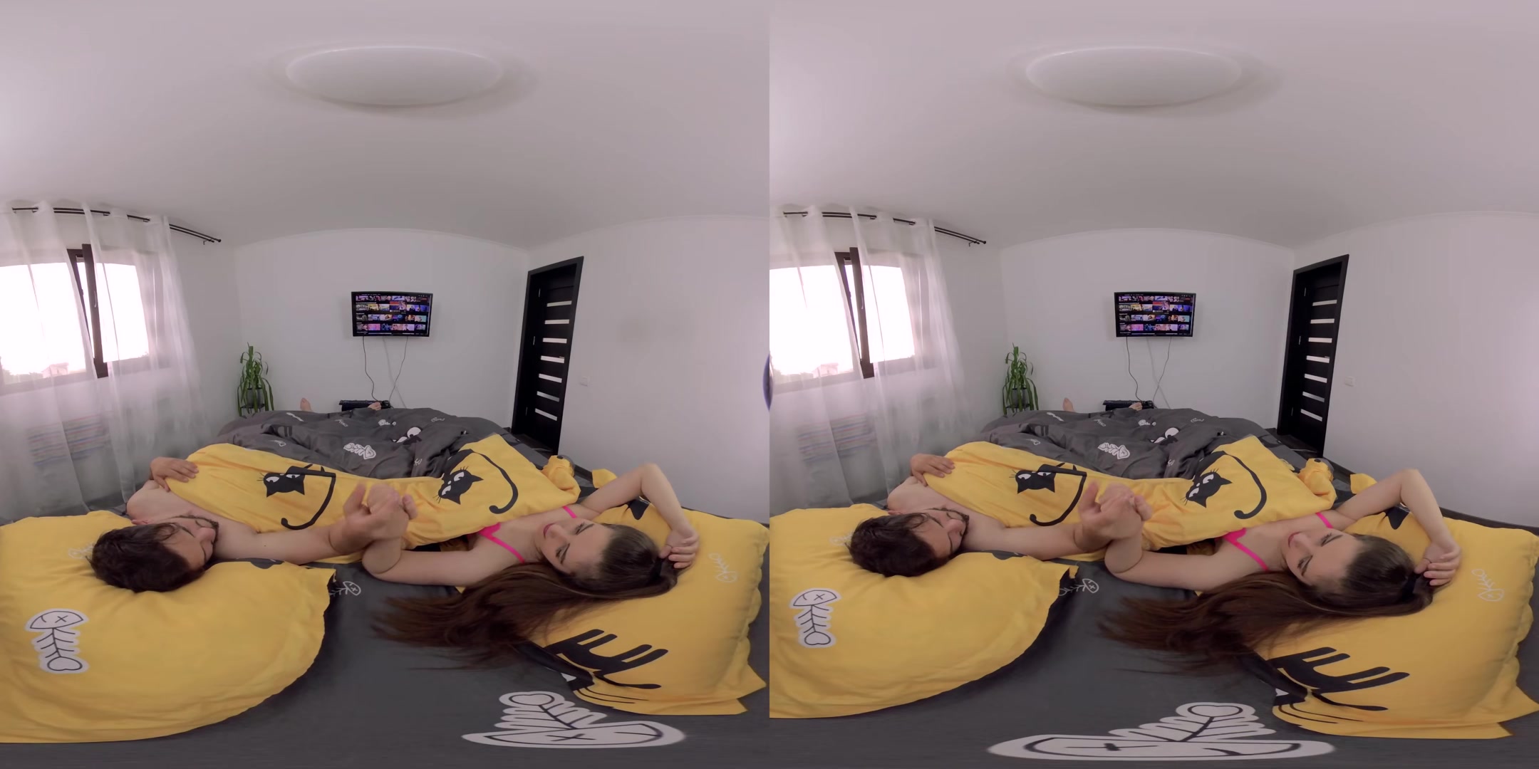 Netflix and Fuck - AmateurCouplesVR